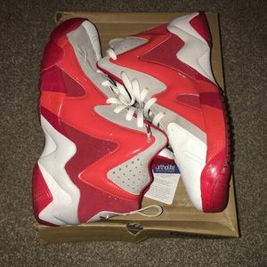 Reebok Kamikaze II Mid “Ghost Of Christmas Past”
